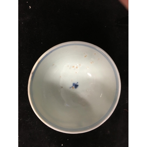 116 - A group of Chinese blue and white porcelain, comprising: Saucer dish decorated with phoenix and scro... 