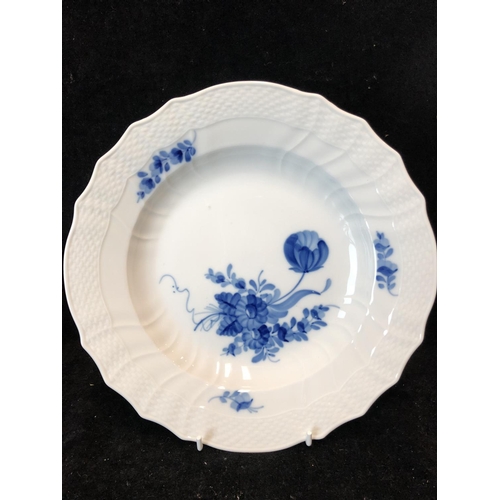 71 - Royal Copenhagen porcelain, eight dinner plates, of blue flower curved pattern, pattern number 10/16... 