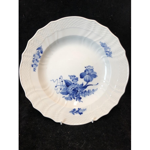 71 - Royal Copenhagen porcelain, eight dinner plates, of blue flower curved pattern, pattern number 10/16... 