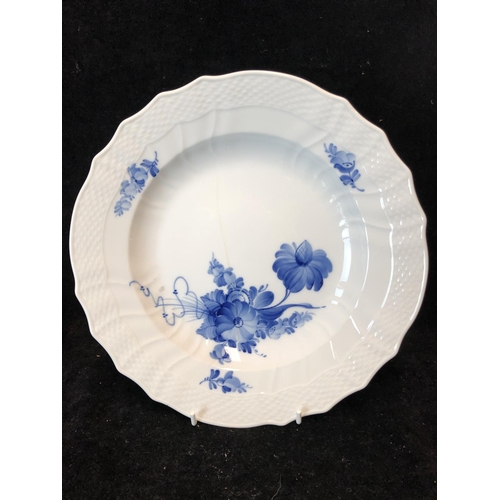 71 - Royal Copenhagen porcelain, eight dinner plates, of blue flower curved pattern, pattern number 10/16... 