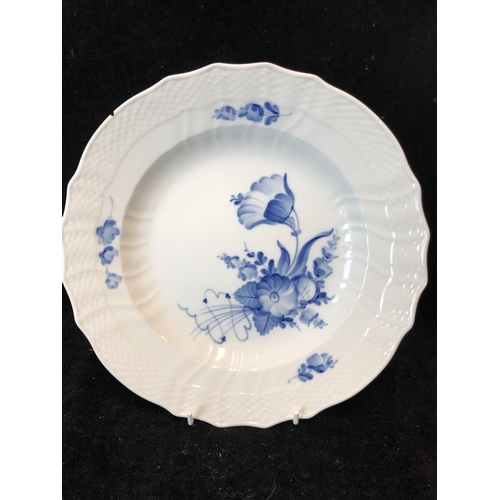 71 - Royal Copenhagen porcelain, eight dinner plates, of blue flower curved pattern, pattern number 10/16... 