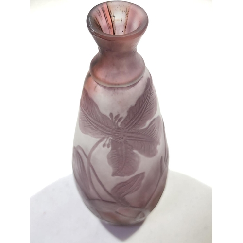 75 - Galle - a cameo glass vase, the mauve cameo cut through to froseed white with a Clematis flower, cam... 