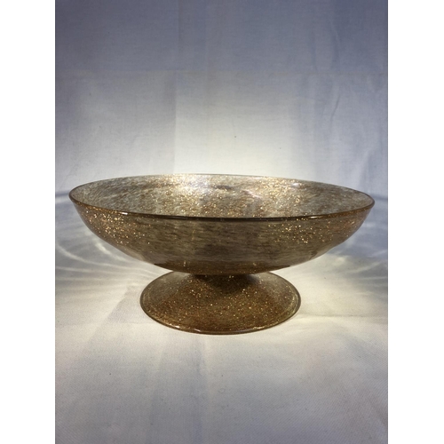 76 - Barovier - an aventurine glass tazza, of circular bowl on low foot, 22.5cm diam