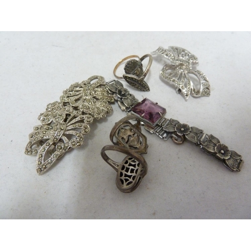 60 - Vintage costume jewellery - a quantity including macasite dress clip/ brooch, four marcasite rings; ... 