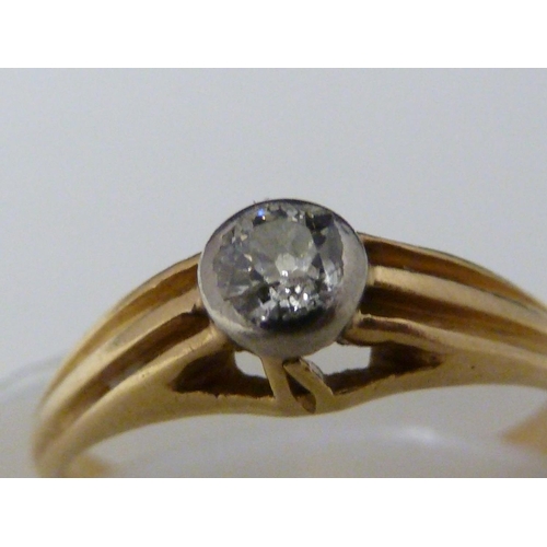 39 - A solitaire diamond ring, the round brilliant cut stone of 0.15 carat approx set in an 18ct yellow g... 