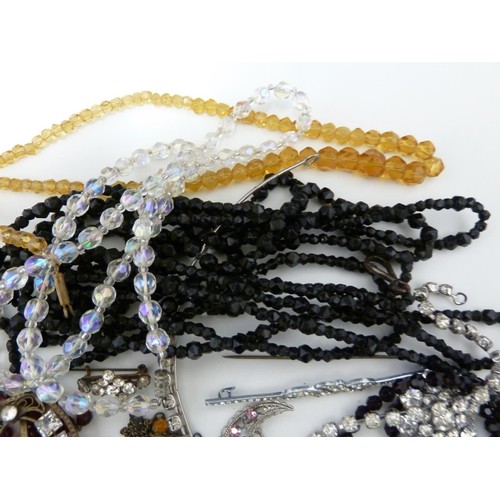 61 - Vintage costume jewellery - varius items of diamante and old paste set items, including a headband (... 