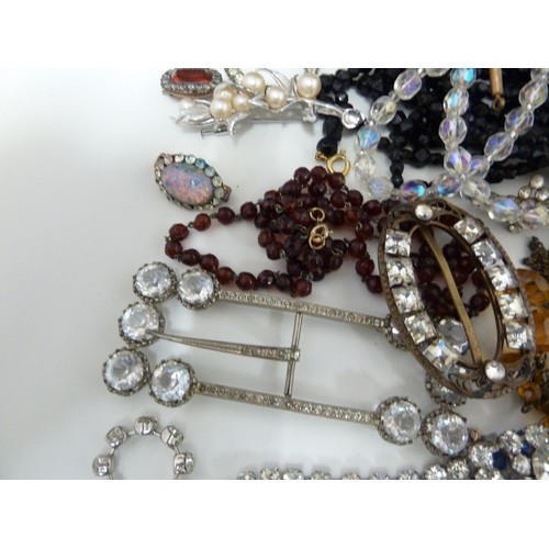 61 - Vintage costume jewellery - varius items of diamante and old paste set items, including a headband (... 