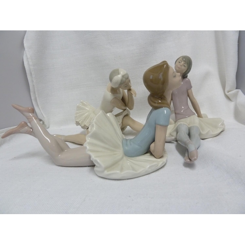 Lot - Lladro, three figurines: Death of a Swan by Vincente Martinez, No.  4855, issued 1973 - 1991, matte finish, depicts ballerina stret