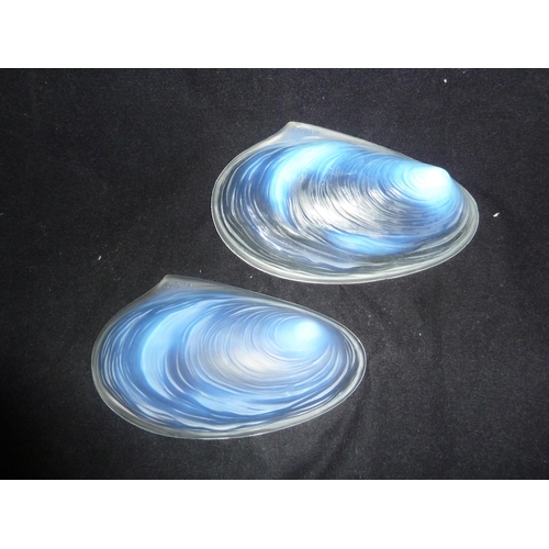 6 - Sabino - a pair of opalescent glass shell form bowls, marked Vernox, Paris, 14.5cm max (2)