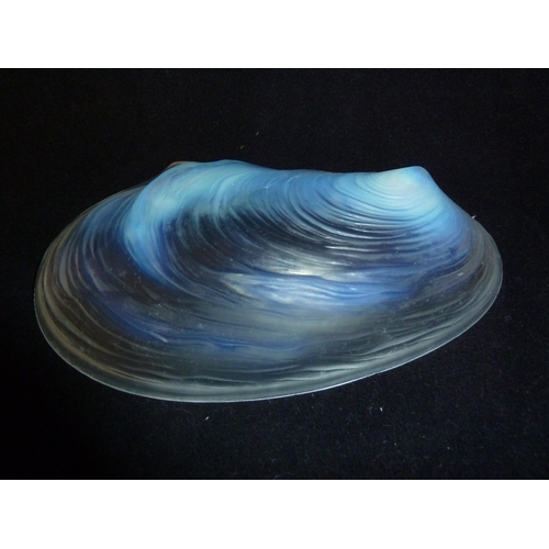 6 - Sabino - a pair of opalescent glass shell form bowls, marked Vernox, Paris, 14.5cm max (2)