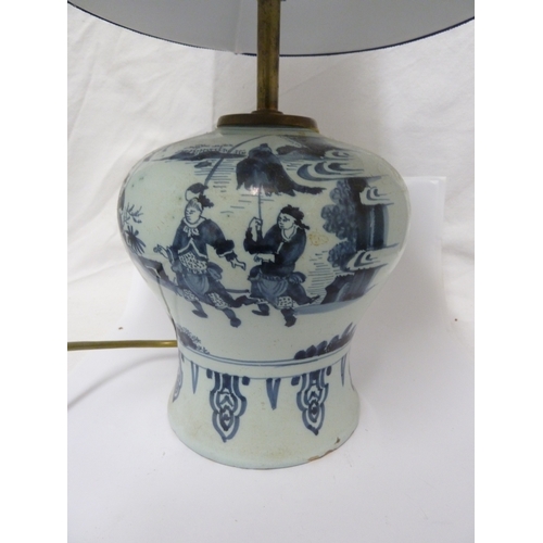 70 - A Delftware jar, fitted for electricity, vase 18cm high