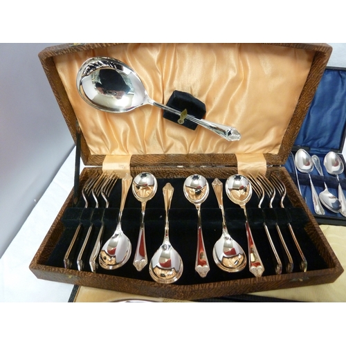 20 - Various silver plated cutlery, boxed; including a Viners Kings Pattern set (qty)