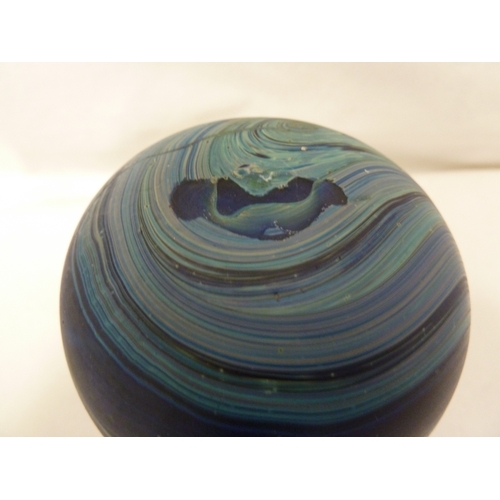 130 - Lorenzo Radi for Salviati - a chalcedony glass vase, after the antique, 15 cm high approx.