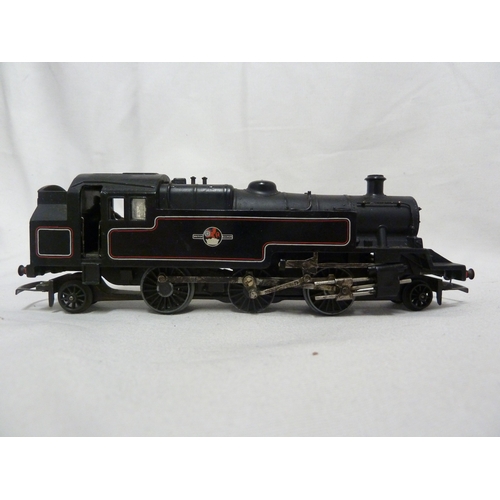 184 - Model Railway Interest - a  Triang 00 guage steam locomotive numbered R59 to underside, in British R... 