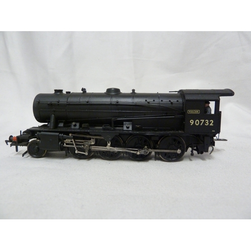 190 - Model Railway Interest - a Bachmann 00 guage steam locomotive numbered 90732 and with name plate VUL... 