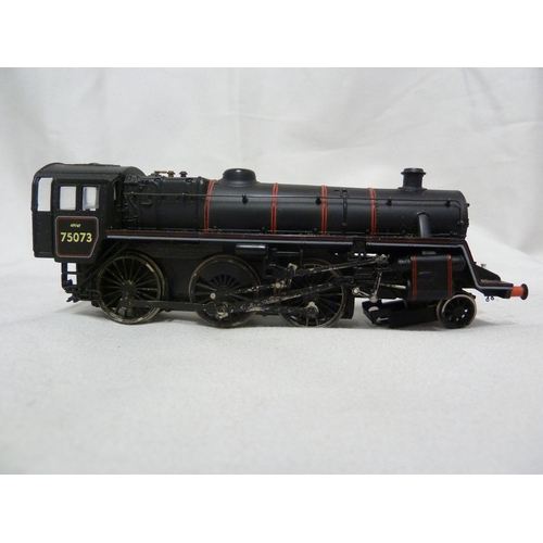 190 - Model Railway Interest - a Bachmann 00 guage steam locomotive numbered 90732 and with name plate VUL... 