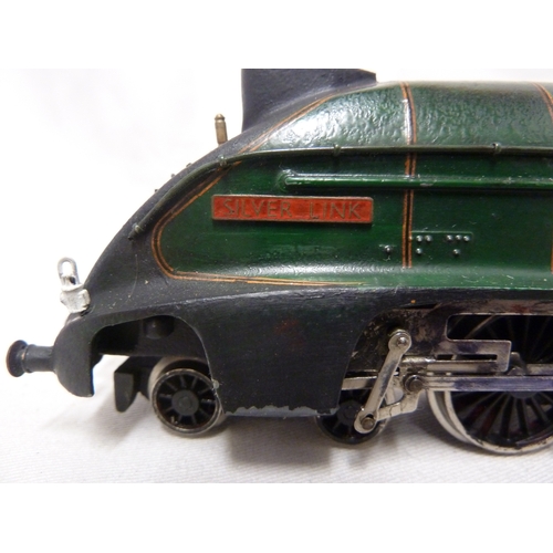 194 - Model Railway Interest - a metal 00 guage steam locomotive numbered 60014 to side and nameplate silv... 