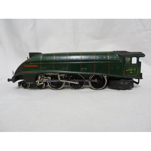 194 - Model Railway Interest - a metal 00 guage steam locomotive numbered 60014 to side and nameplate silv... 