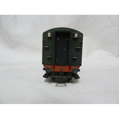 143 - Model Train and Railway Interest - a Bachmann 00 gauge Engine, Lord Farringdon nameplate affixed, th... 