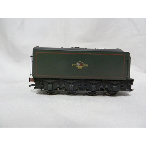 143 - Model Train and Railway Interest - a Bachmann 00 gauge Engine, Lord Farringdon nameplate affixed, th... 