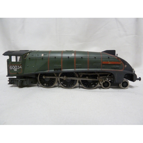 143 - Model Train and Railway Interest - a Bachmann 00 gauge Engine, Lord Farringdon nameplate affixed, th... 