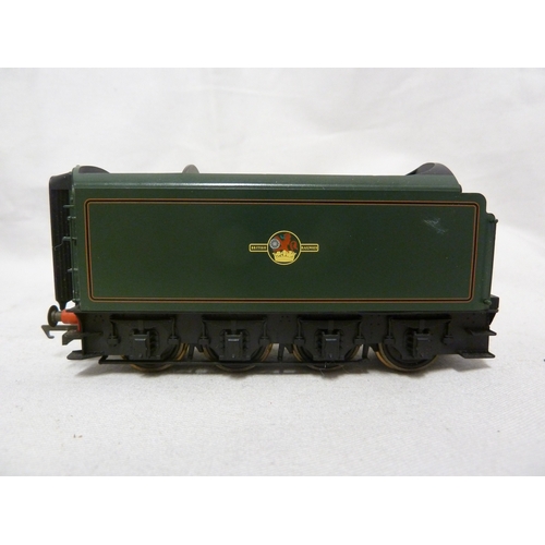 142 - Model Train and Railway Interest - a Bachmann 00 gauge Golden Plover Engine, numbered 60031 in dark ... 