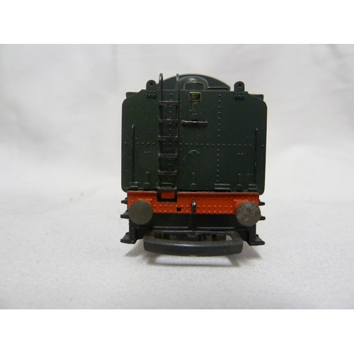 170 - Model Train and Railway Interest - a Hornby 00 gauge Fyling Dutchmann Engine, numbered 70018 in dark... 