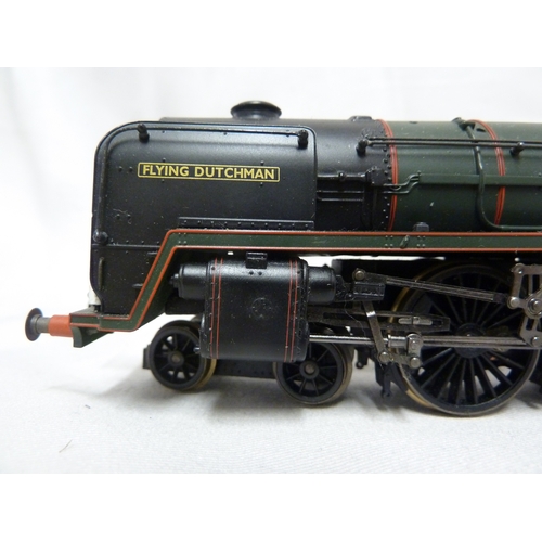 170 - Model Train and Railway Interest - a Hornby 00 gauge Fyling Dutchmann Engine, numbered 70018 in dark... 