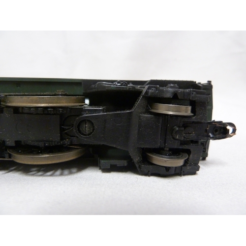 170 - Model Train and Railway Interest - a Hornby 00 gauge Fyling Dutchmann Engine, numbered 70018 in dark... 