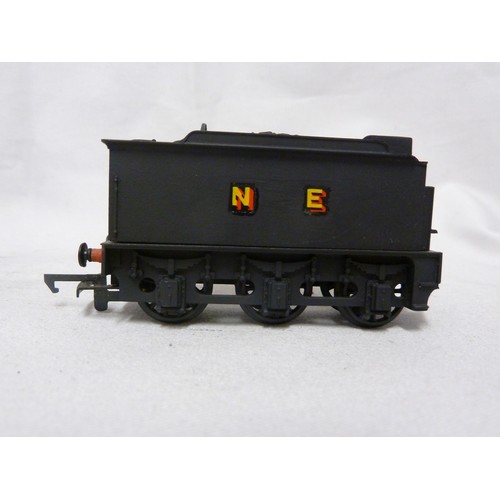 168 - Model Train and Railway Interest - a Hornby Railways 00 gauge Engine, numbered 7476 in black livery ... 