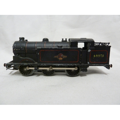 167 - Model Train and Railway Interest - a Hornby 00 gauge Engine, numbered 69543 in black livery with red... 