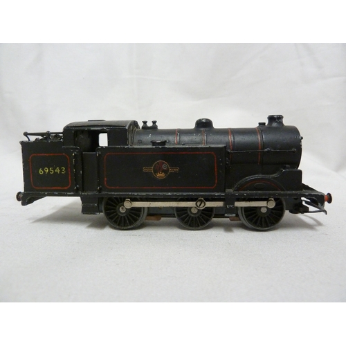 167 - Model Train and Railway Interest - a Hornby 00 gauge Engine, numbered 69543 in black livery with red... 