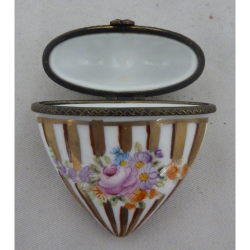 10 - A French porcelain heart form box and cover, probably Limoges, decorated with Summer flowers on an i... 