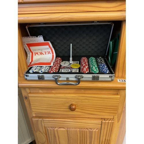 135 - Complete cased poker set