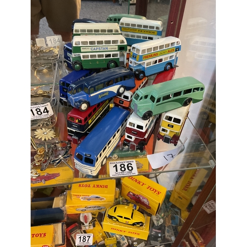 186 - 12 Dinky code 3 busses