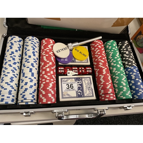 36 - Complete cased poker set