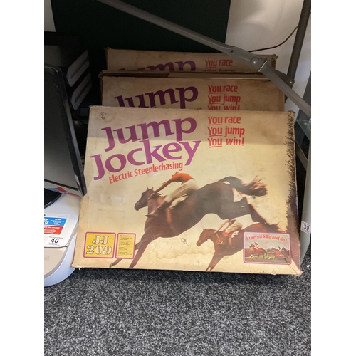 39 - 3 x Triang jump jockey sets