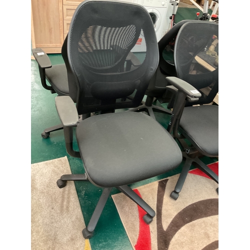 84 - Adjustable office chair