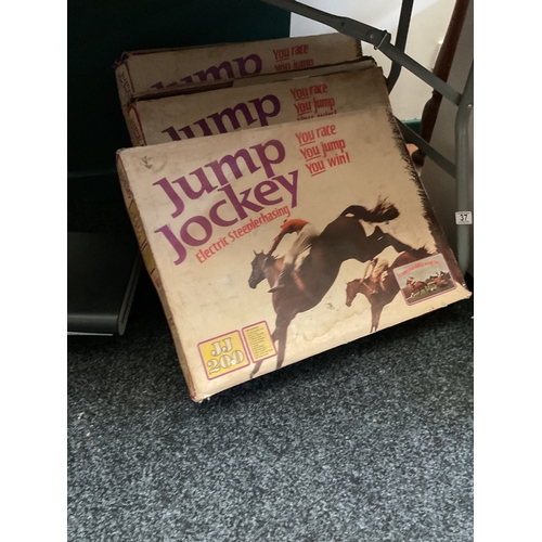 37 - 3 x Triang jump jockey sets