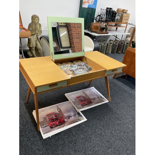 72 - Modern dressing table desk