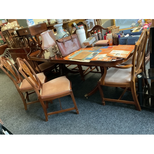 76 - Mahogany table and 8 chairs