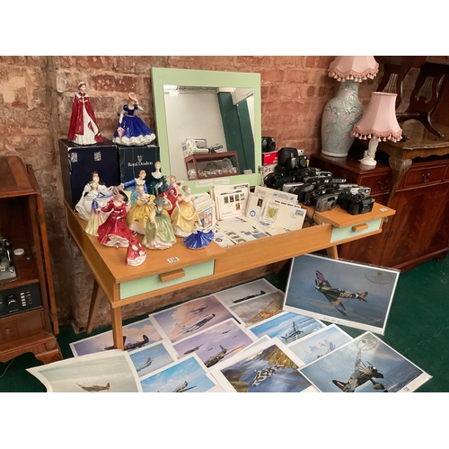 133 - Modern dressing table desk