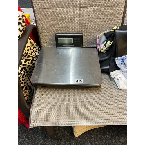 246 - Digital weighing scales