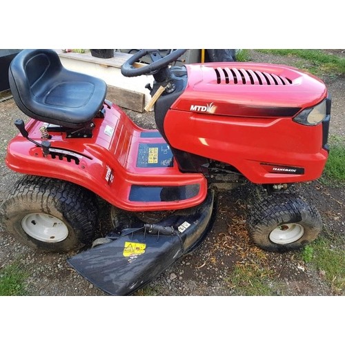 211 - MTD Briggs and Stratton engine Ride on petrol mower