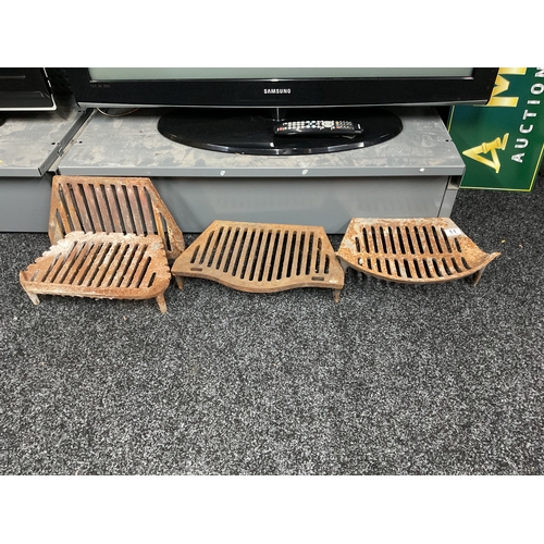 11 - Cast fire grills