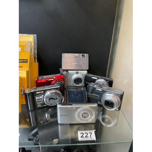 227 - Quantity digital cameras