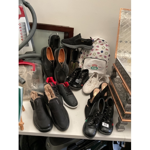 60 - Quantity shoes and bags