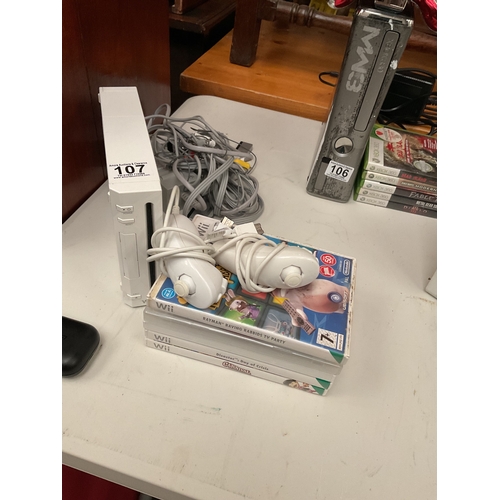 107 - Nintendo Wii and games/accessories