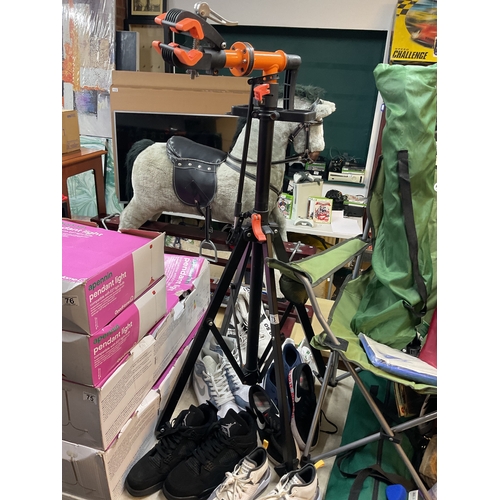 73 - Push bike adjustable repair stand