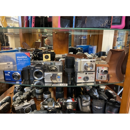 132 - Quantity of assorted vintage and other cameras - untested